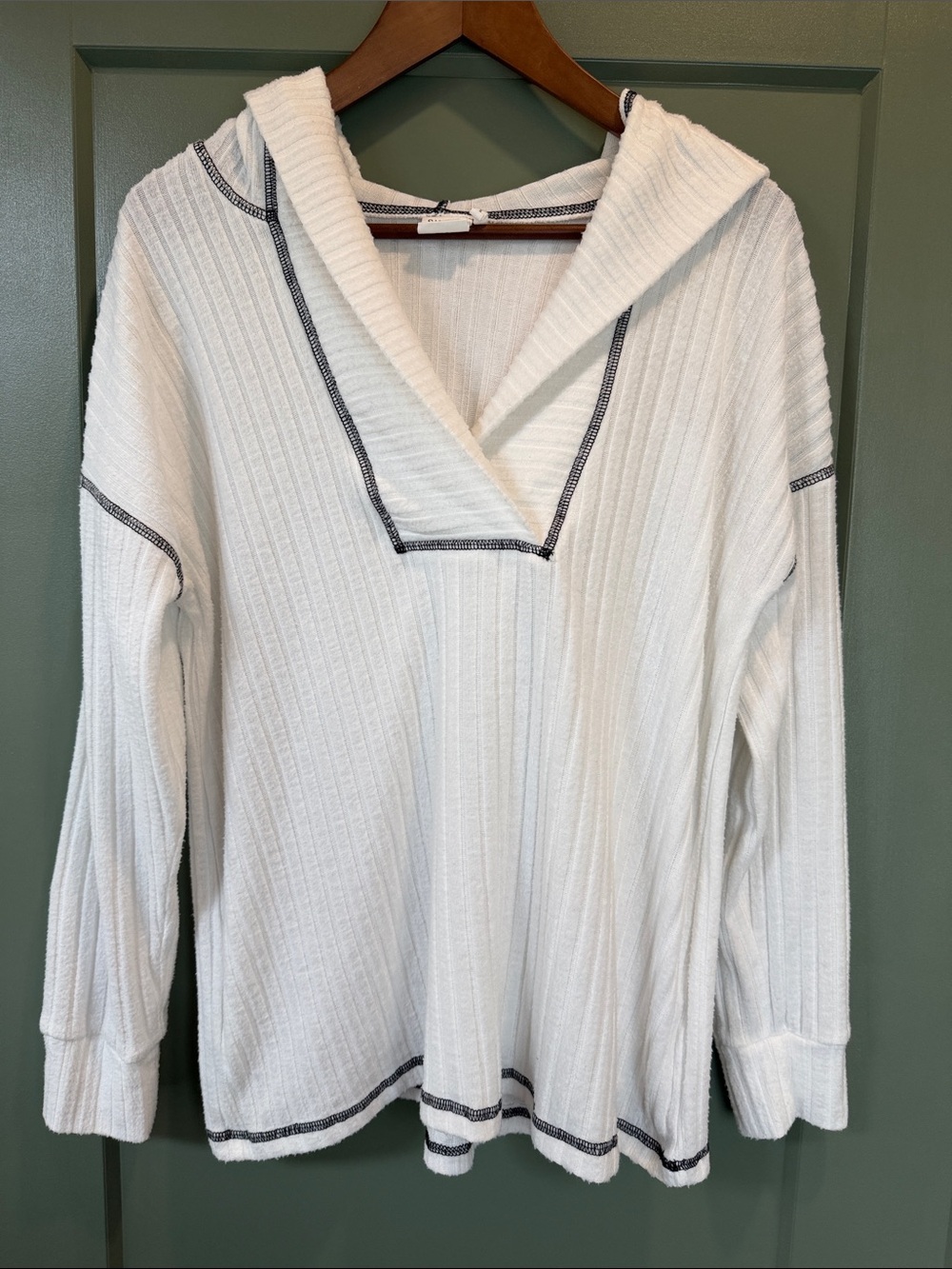 Suzanne Betro White Ribbed Hoodie Top with Black Contrast Stitching
